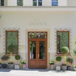Diana 4*
