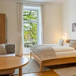 Lägenhetshotell Diana 4*