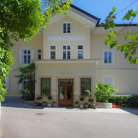 Diana 3*