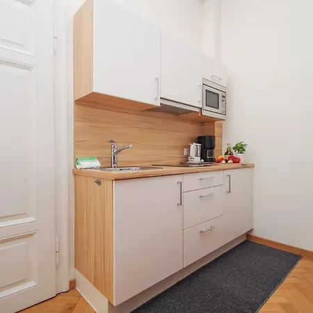 Hotel apartamentowy Diana Meran