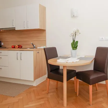 Diana Aparthotel 4*