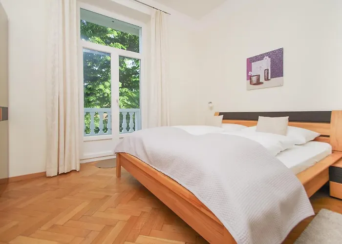 Aparthotel Diana Meran