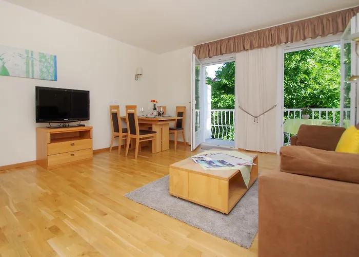 Ξενοδοχείο με διαμερίσματα Diana 4*