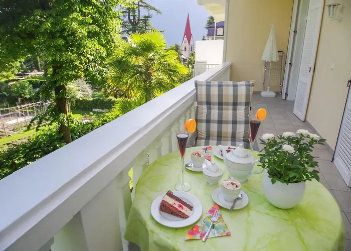 Ξενοδοχείο με διαμερίσματα Diana 4*